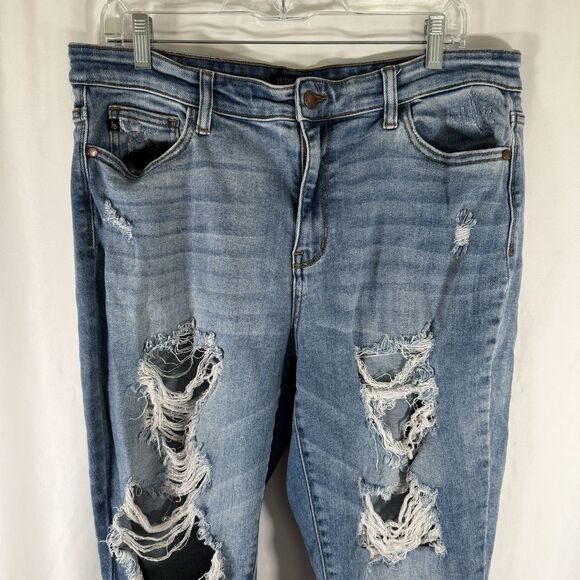 Judy Blue Boyfriend Fit Jeans Women's 13 31 Light Wash Blue Denim Distressed - Picture 2 of 12